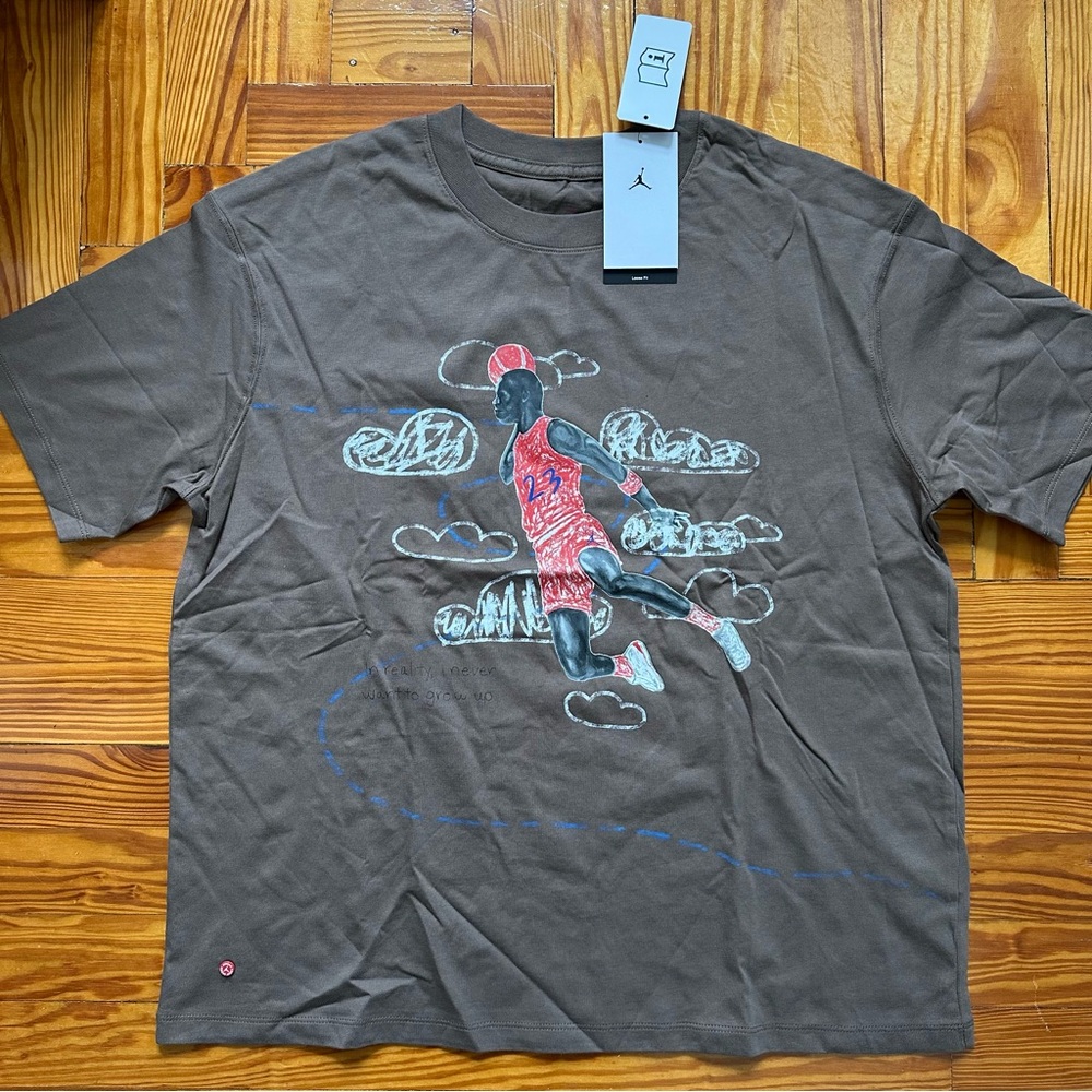 Jordan Brown Graphic Tee Women’s M